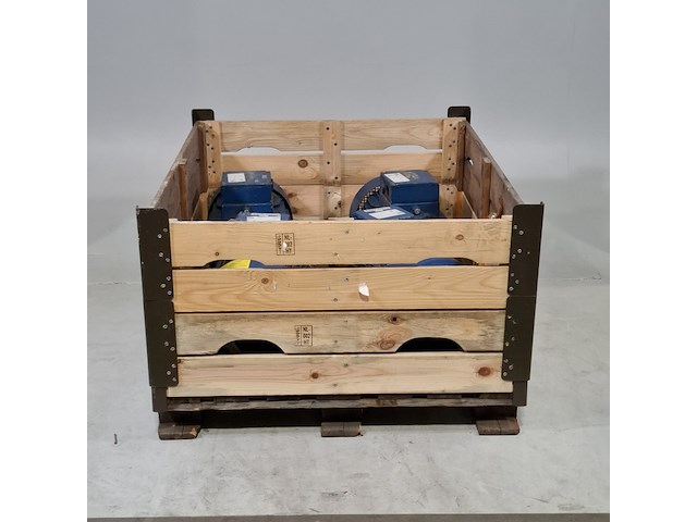 4x elektro motor, speck pompen - afbeelding 1 van  22