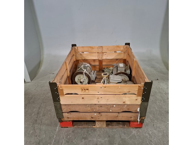 4x elektromotor - afbeelding 1 van  7