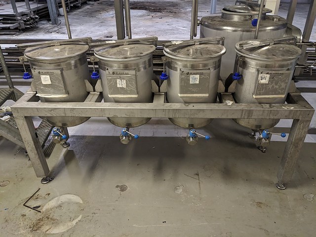 4x extractie tanks op frame, de jager, 4x65 - afbeelding 1 van  6