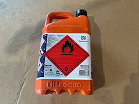 4x flacon á 5 liter husqvarna xp power 2 benzine tweetakt - afbeelding 2 van  2