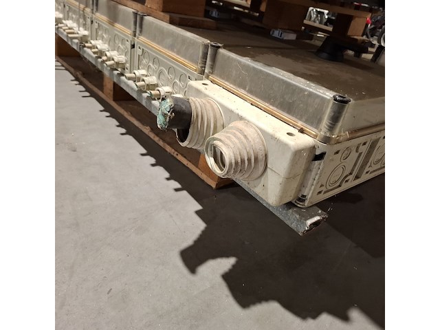 4x frame met schakelkasten - afbeelding 9 van  9