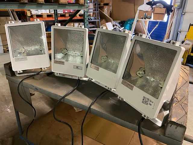 4x gasontladingsstraler, floodlights, ip65 - afbeelding 1 van  7