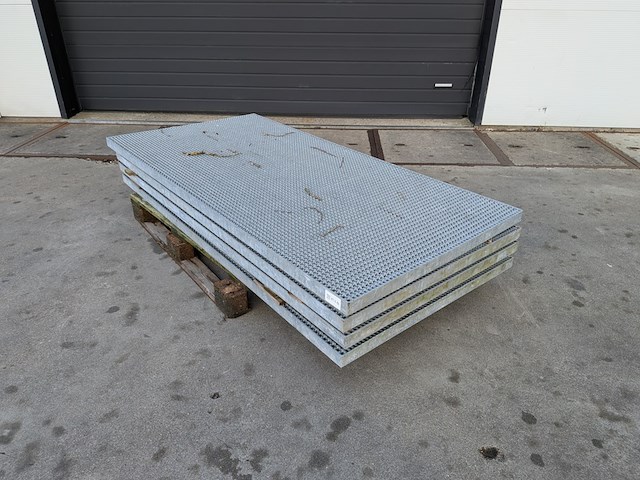 4x gegalvaniseerd stalen rooster - afbeelding 1 van  4