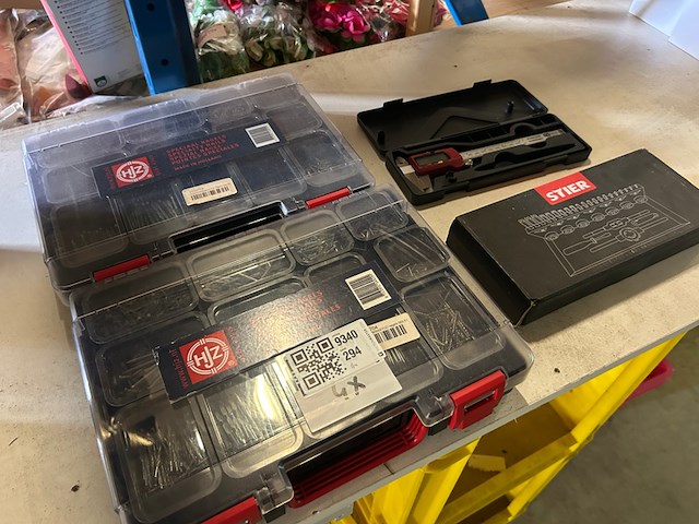 4x gereedschap w.o. nagelbox, digitale schuifmaat, w.o. stier, ks tools - afbeelding 6 van  6