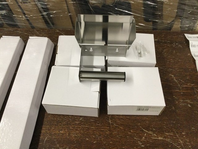 4x handdoekrek en 4x toiletrolhouder, chroom - afbeelding 3 van  4