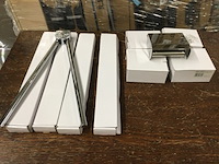 4x handdoekrek en 4x toiletrolhouder, chroom - afbeelding 1 van  4