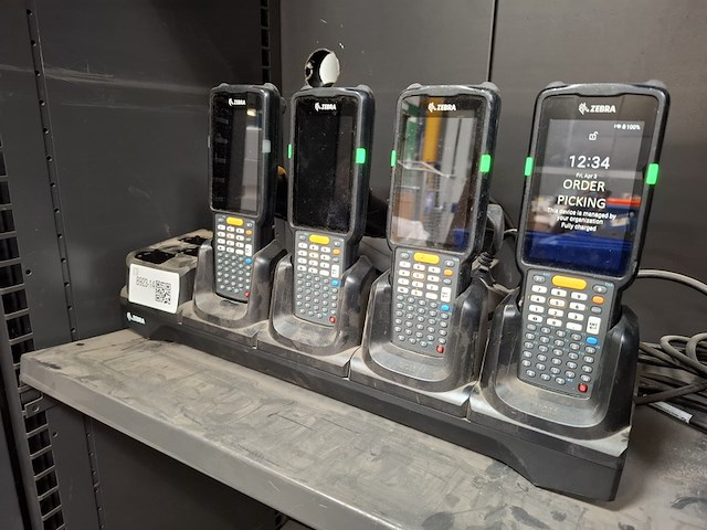 4x handheld met laadstation zebra, mc330l - afbeelding 2 van  5