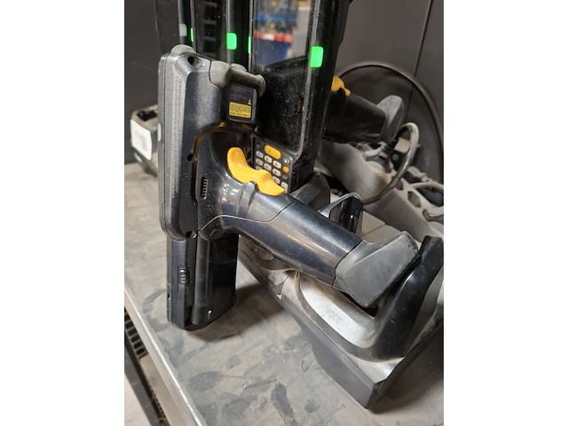4x handheld met laadstation zebra, mc330l - afbeelding 4 van  5