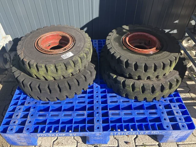 4x heftruckband met velg - afbeelding 1 van  6