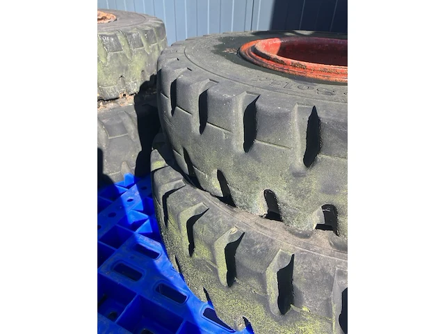4x heftruckband met velg - afbeelding 6 van  6