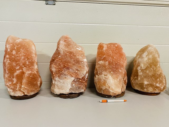 4x himalaya zoutlampen met houten voet - afbeelding 1 van  7