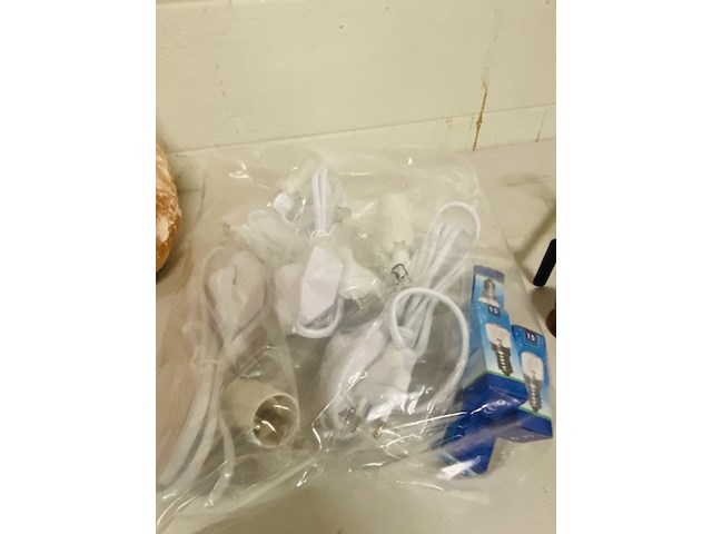 4x himalaya zoutlampen met houten voet - afbeelding 7 van  7