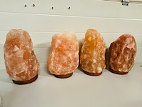 4x himalaya zoutlampen met houten voet - afbeelding 1 van  9