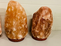 4x himalaya zoutlampen met houten voet - afbeelding 8 van  9