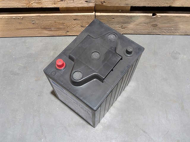 4x hoogwaardige onderhoudsvrije gel-accu, sonnenschein, rail sr 6v 180 a, met dryfit®-technologie - afbeelding 2 van  6