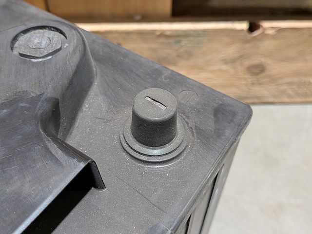 4x hoogwaardige onderhoudsvrije gel-accu, sonnenschein, rail sr 6v 180 a, met dryfit®-technologie - afbeelding 4 van  6