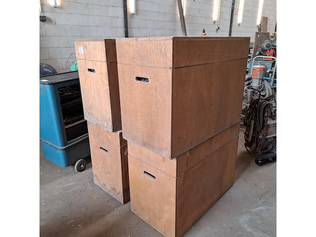 4x houten transportkist met inhoud - afbeelding 1 van  14