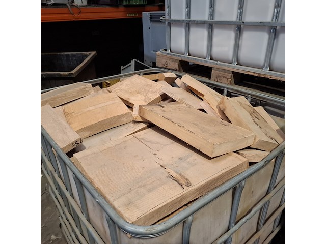 4x ibc met resthout, eiken, beuken, vuren en grenen - afbeelding 5 van  5