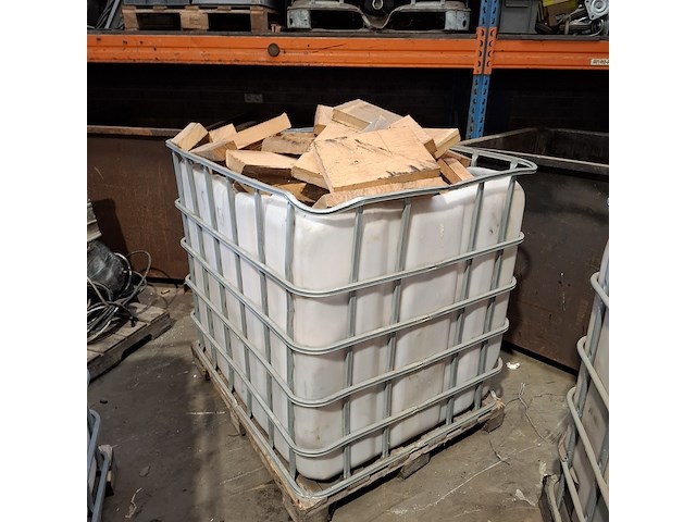 4x ibc met resthout, eiken, beuken, vuren en grenen - afbeelding 4 van  5