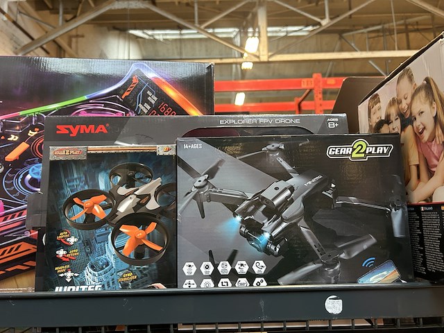 4x inhoud stelling speelgoed w.o. syma, vtech, carrera - afbeelding 7 van  26