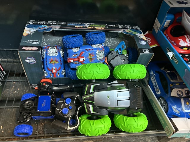 4x inhoud stelling speelgoed w.o. syma, vtech, carrera - afbeelding 17 van  26