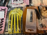 4x inhoud stellingvak w.o. mode- en haaraccessoires, w.o. h&m, cider, contents - afbeelding 8 van  18