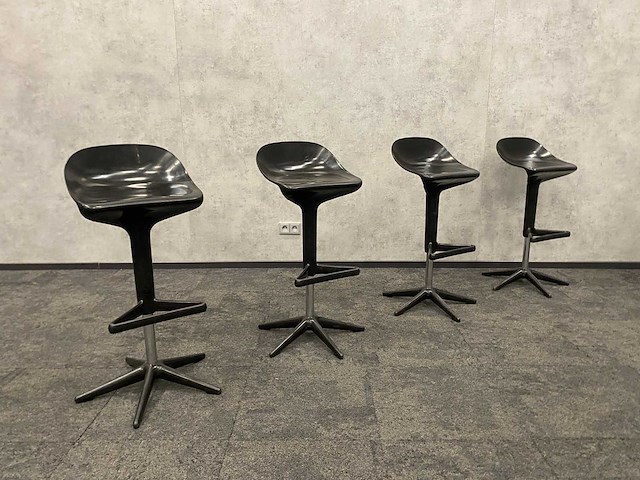 4x kartell spoon - design barkruk - afbeelding 1 van  11