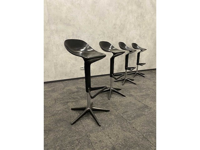 4x kartell spoon - design barkruk - afbeelding 8 van  11