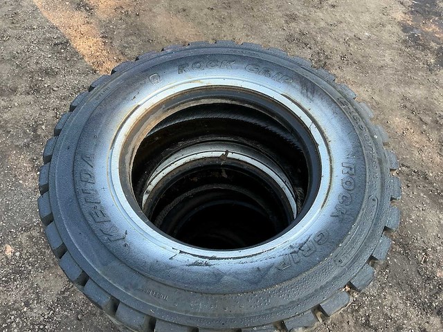 4x kende rock grip 12 r16.5 band, wiel en velg - afbeelding 6 van  8