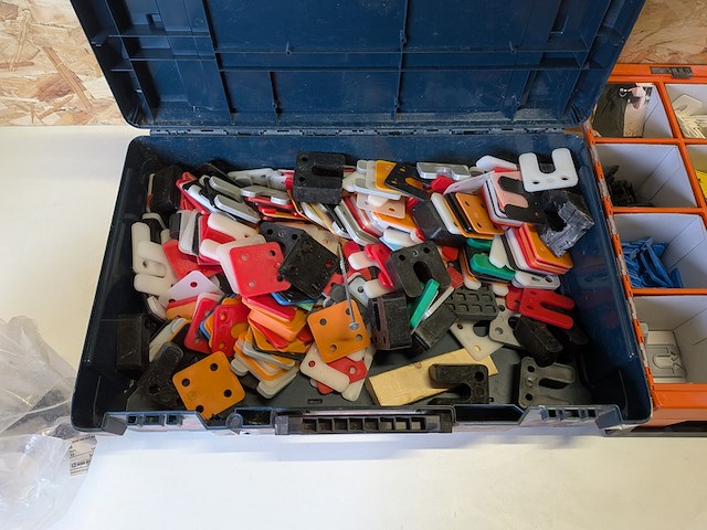 4x koffer gevuld met vulplaatjes - afbeelding 5 van  11