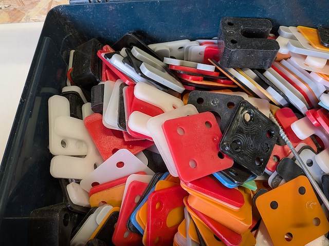 4x koffer gevuld met vulplaatjes - afbeelding 6 van  11