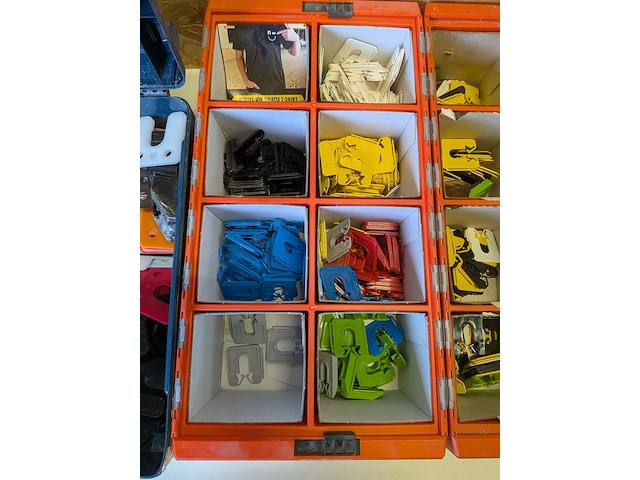 4x koffer gevuld met vulplaatjes - afbeelding 8 van  11