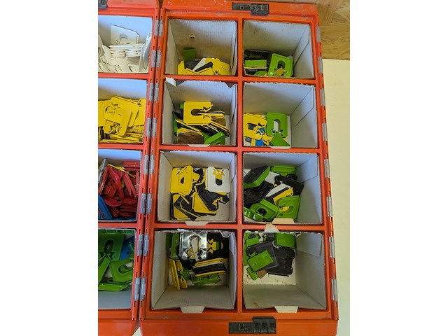 4x koffer gevuld met vulplaatjes - afbeelding 9 van  11