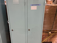 4x locker, lichtblauw