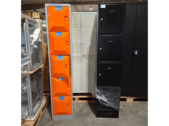 4x lockerkast, o.a. scheeres - afbeelding 1 van  6