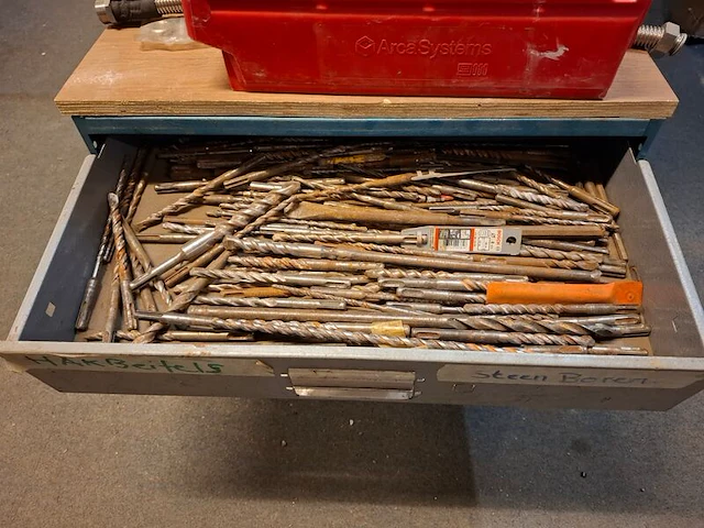 4x magazijnstelling met installatiemateriaal - afbeelding 2 van  12