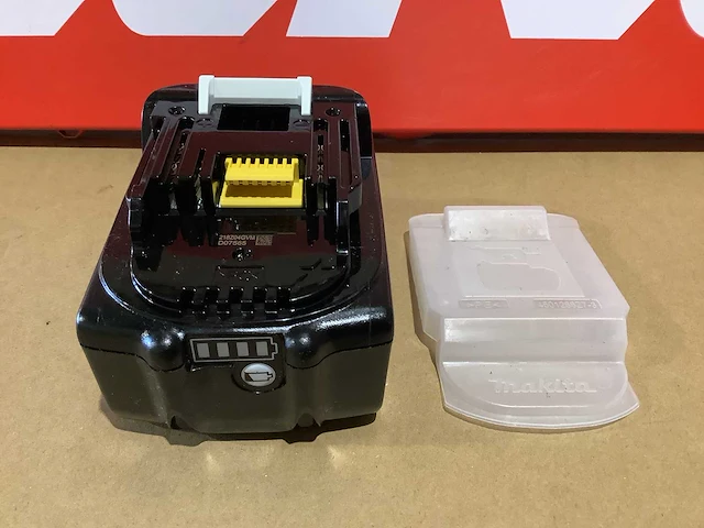4x makita bl1830b lxt accu - afbeelding 4 van  5