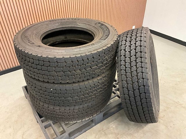 4x michelin 295/80r22.5 vrachtwagenband - afbeelding 5 van  6