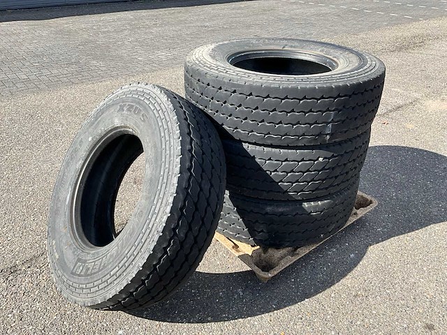 4x michelin 315/80 r22.5 xzus vrachtwagenband - afbeelding 1 van  9
