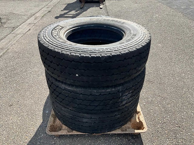 4x michelin 315/80 r22.5 xzus vrachtwagenband - afbeelding 3 van  9