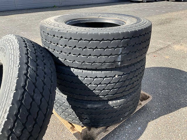 4x michelin 315/80 r22.5 xzus vrachtwagenband - afbeelding 6 van  9
