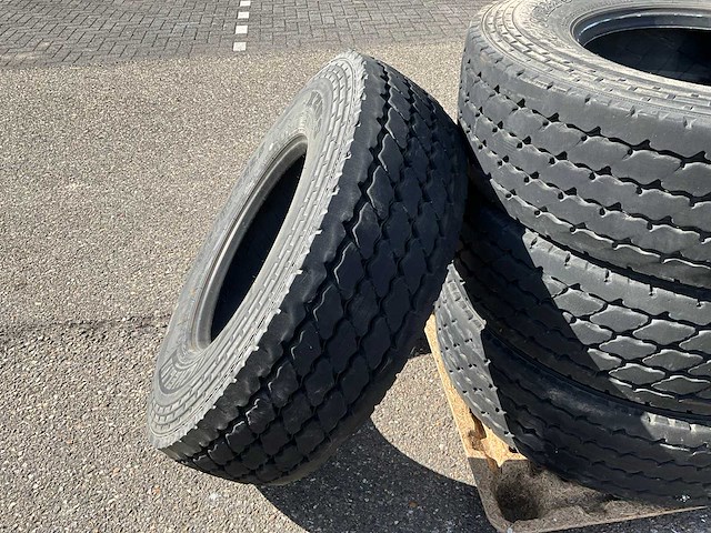 4x michelin 315/80 r22.5 xzus vrachtwagenband - afbeelding 7 van  9