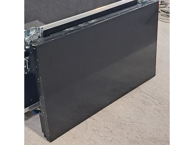 4x monitor, lg, flatron 47wv30br-b, 2011 - afbeelding 3 van  10