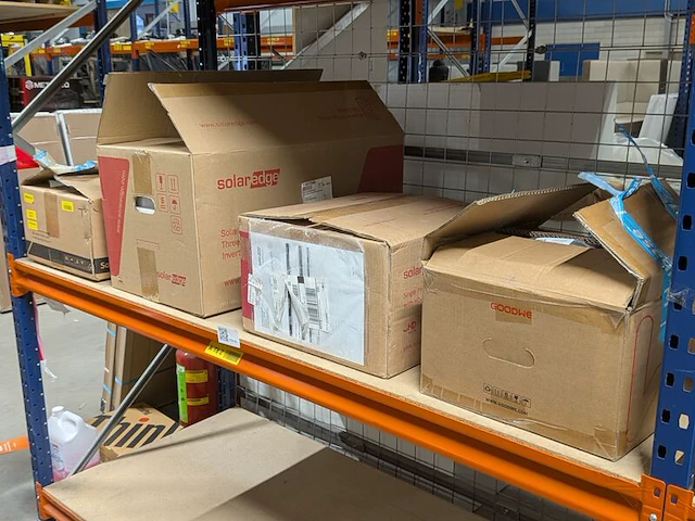 4x omvormer, solaredge, goodwe - afbeelding 1 van  9