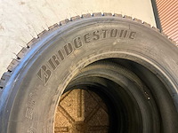 4x ongebruikt bridgestone 315/60r22.5 retread vrachtwagenband - afbeelding 5 van  7
