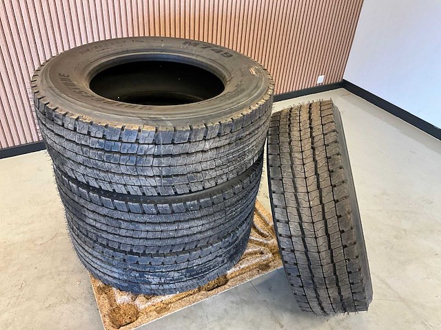 4x ongebruikt bridgestone 315/60r22.5 retread vrachtwagenband - afbeelding 3 van  4