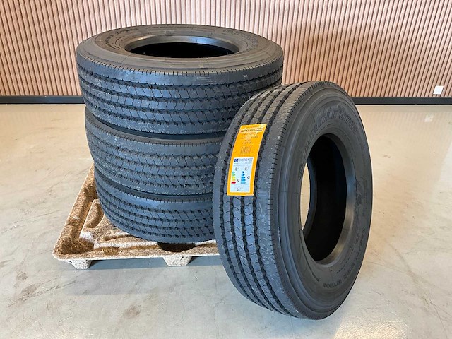 4x ongebruikt double coin 285/70r19.5 vrachtwagenband - afbeelding 1 van  7
