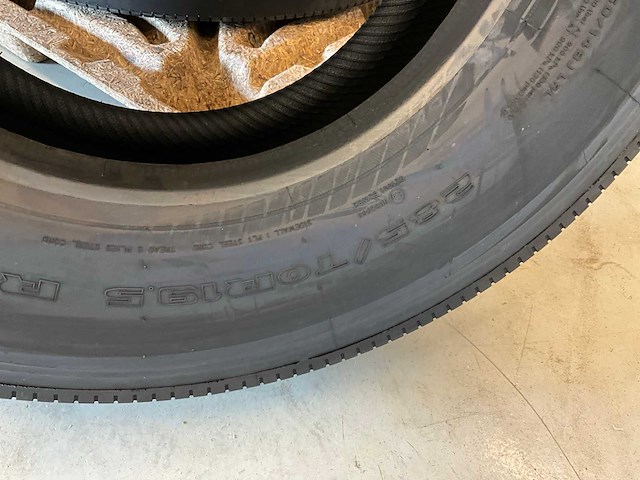 4x ongebruikt double coin 285/70r19.5 vrachtwagenband - afbeelding 6 van  7