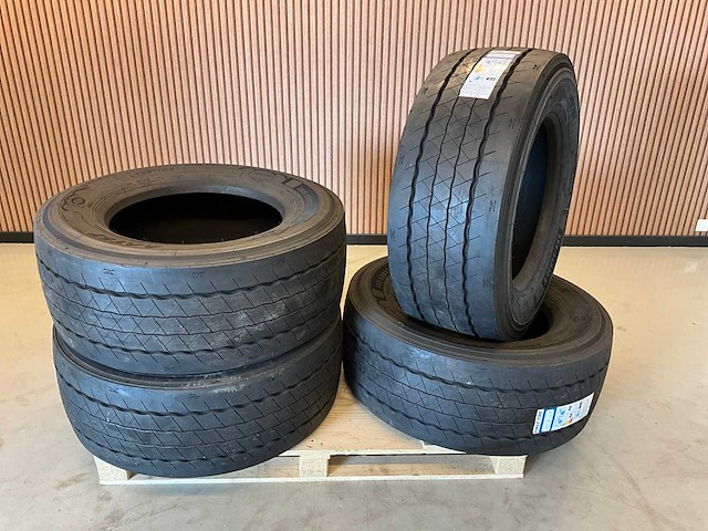 4x ongebruikt first tire 385/55r22.5 vrachtwagenband - afbeelding 1 van  7