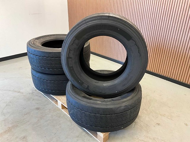 4x ongebruikt first tire 385/55r22.5 vrachtwagenband - afbeelding 2 van  6